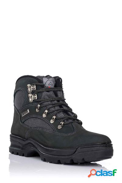 Bota trekking con membrana impermeable