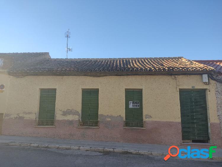 CASA PARA REHABILITAR CON UN SOLAR DE 250 M2