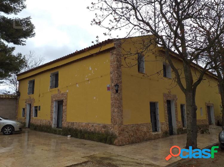 CHALET EN YECLA --SIN COMISION DE COMPRA--