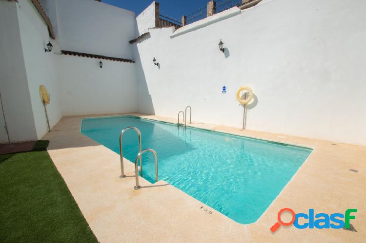 Casa Adosada junto a Alfaros, con piscina