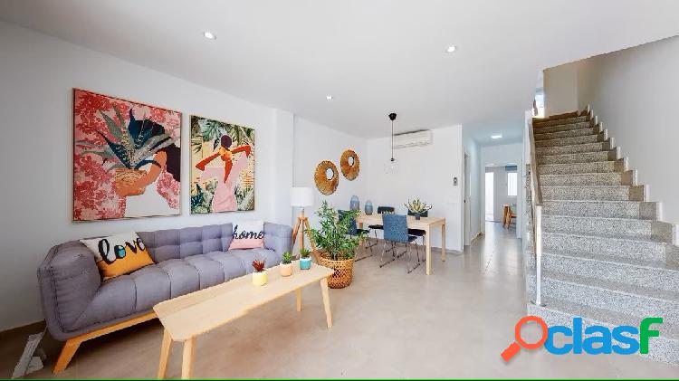 Casa adosada de 3 dormitorios 2 ba\xc3\xb1os, garaje, en