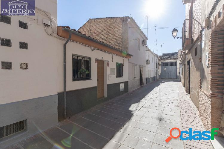 Casa independiente en Santa Fe de planta baja con patio