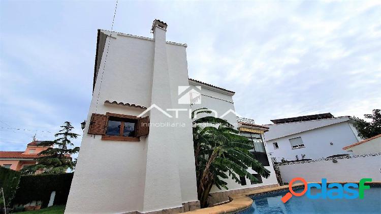 Chalet en zona residencial de Daim\xc3\xbas, cuenta con