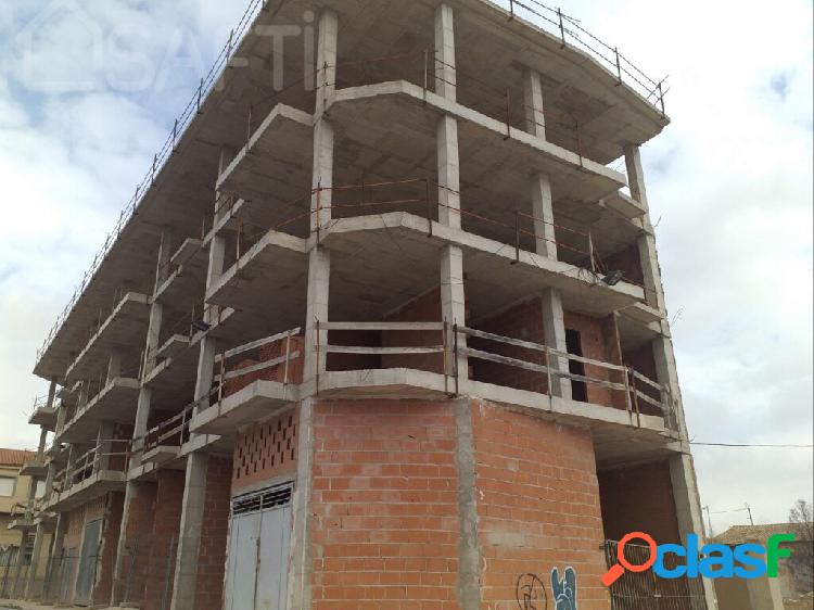EDIFICIO A MEDIO CONSTRUIR EN CAUDETE --SIN COMISION DE