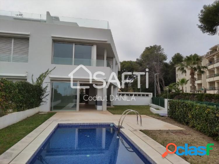 ESPECTACULAR CASA DE DISEÑO EN LA PLAYA DE CARGADOR