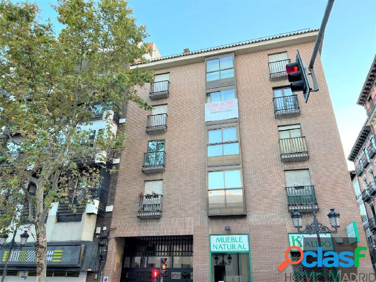 ESTUDIO HOME MADRID OFRECE amplia plaza de garaje en la