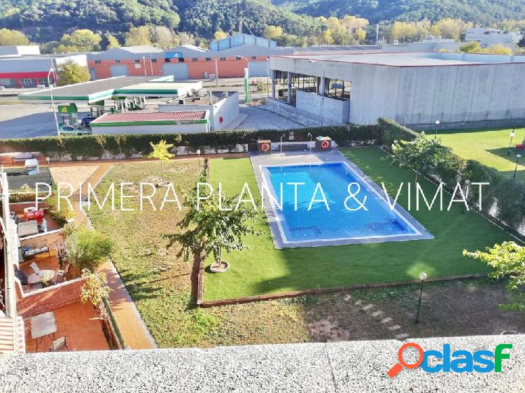 Elegante con terraza,parking y piscina !!