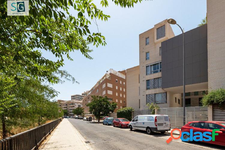 FANT\xc3\x81STICO PISO EN URBANIZACI\xc3\x93N ZONA SERRALLO