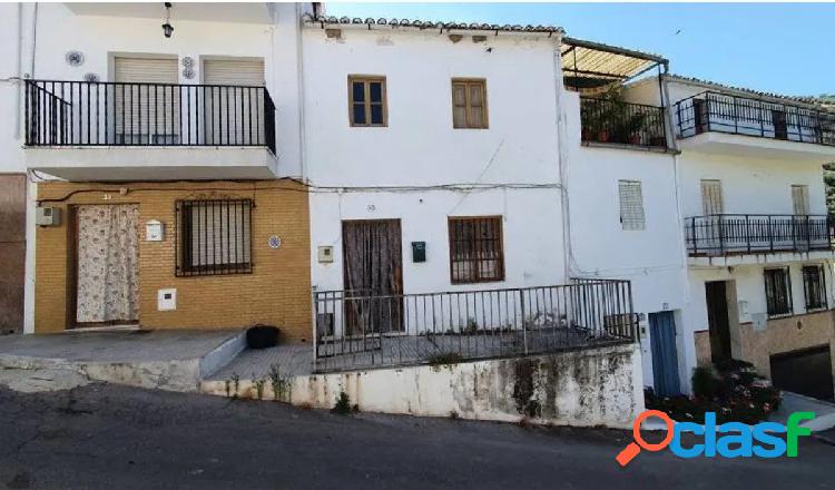 Garc\xc3\xada Delgado vende casa de Pueblo en Algarinejo