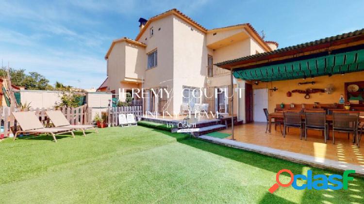 Gran casa familiar de 4 dormitorios, jardín y apartamento