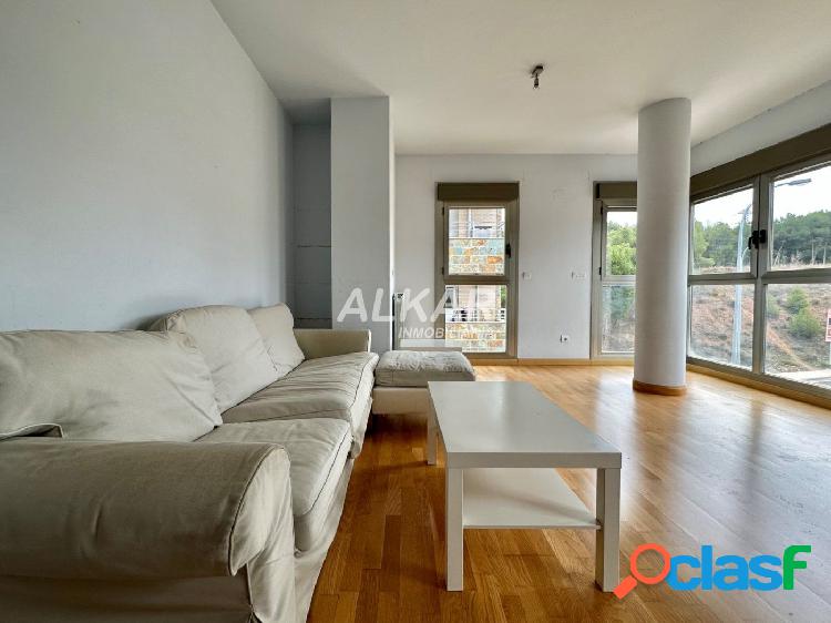 IMPECABLE PISO EN ZONA QUEILES