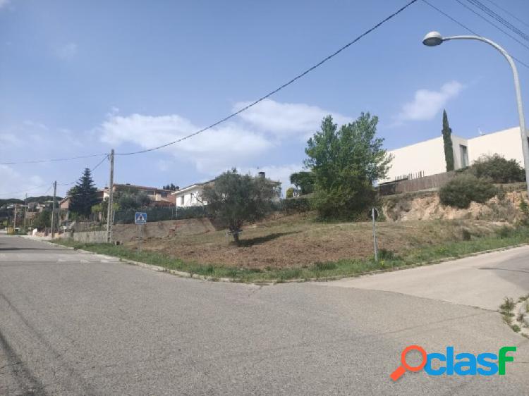 Impresionante terreno en la Urbanización Can Barri de