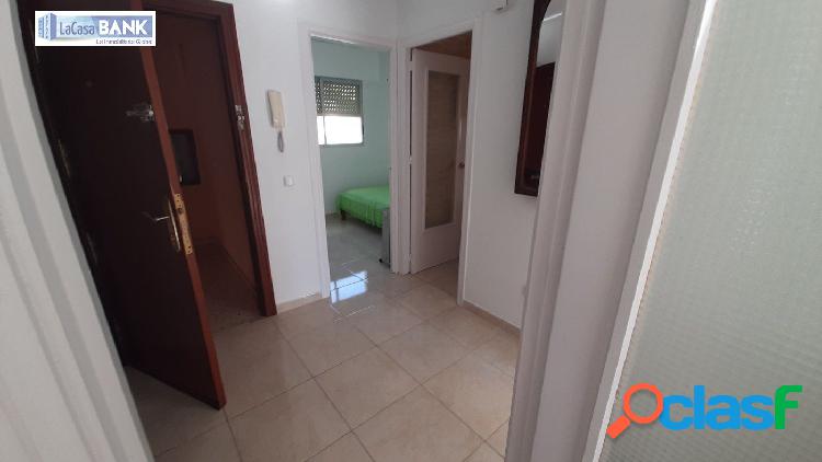 Juzgados, apto. esquina 2 dorm. 2 ba\xc3\xb1os. en buen