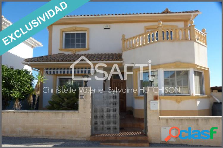 Linda casa con 3 dormitorios y piscina, el Reloj Fortuna.
