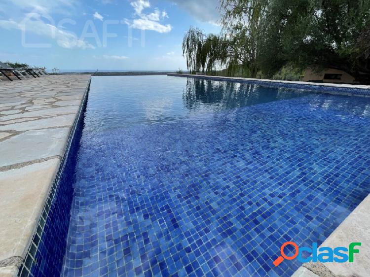MARAVILLOSA CASA DE CAMPO CON VISTAS AL MAR