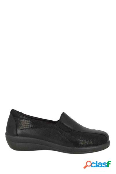 Mocasín en piel con cuña