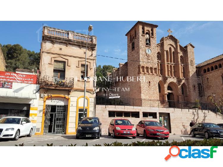 OPORTUNIDAD EN EL CENTRO DEL PUEBLO.
