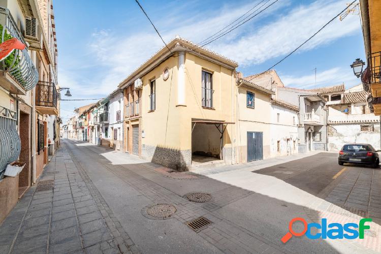 PISO CON GRAN COCHERA INDEPENDIENTE EN EL CENTRO DE SANTA FE