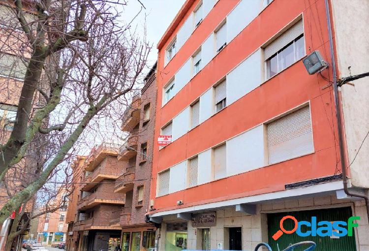 PISO EN VENTA EN \xc3\x81VILA, ZONA CENTRO 05001