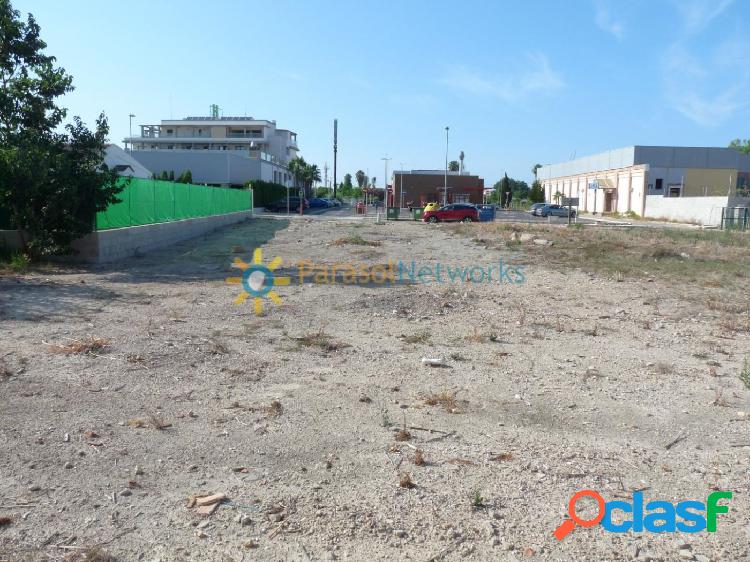 Parcela urbana de 591m2 en venta en la Playa de Oliva