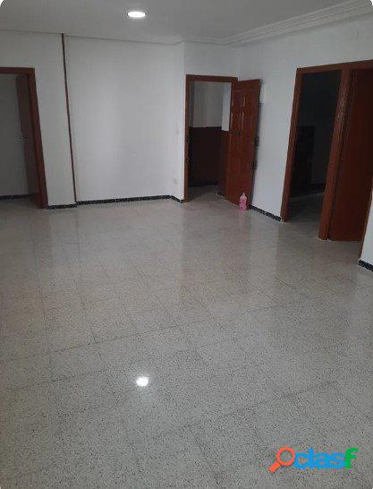 Piso en 1\xc2\xba planta sin ascensor con gran terraza