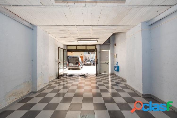 Ponemos a la venta un excepcional local en Tirso de
