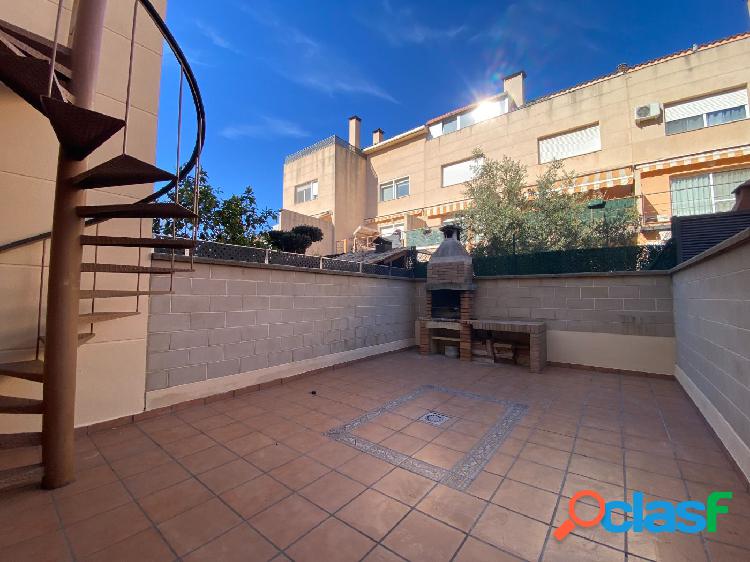 SE VENDE CASA ADOSADA EN CASTELLAR DEL VALL\xc3\x89S, ZONA