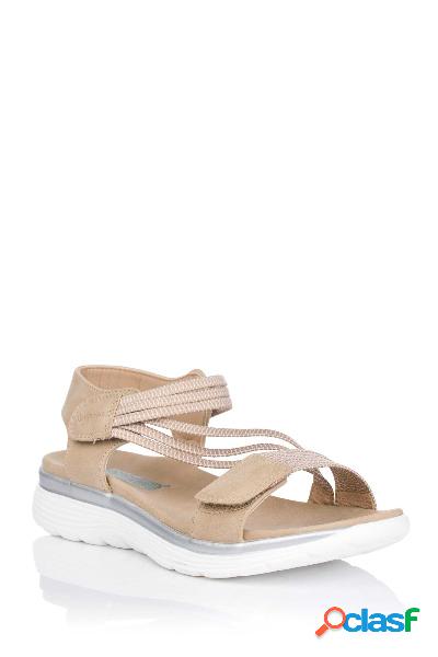 Sandalia casual con plataforma