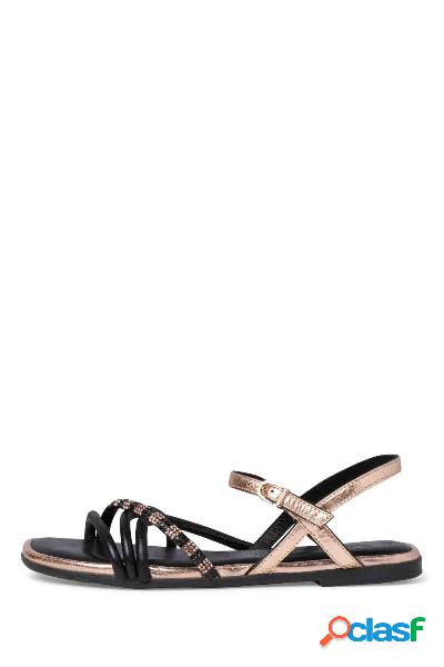Sandalia de piel con brillantes