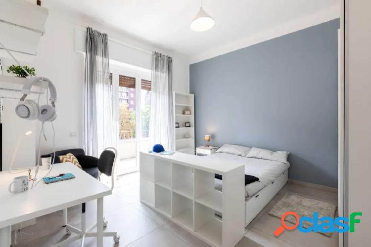 Se alquila habitaci\xc3\xb3n en piso de 4 habitaciones en