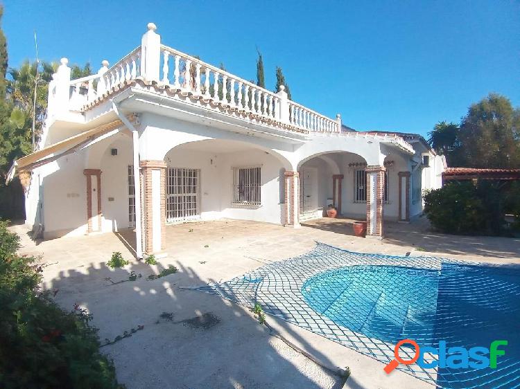 VILLA INDEPENDIENTE EN CARRETERA FUENGIROLA-MIJAS