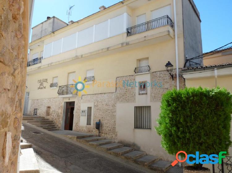Venta de tres viviendas independientes y una antigua
