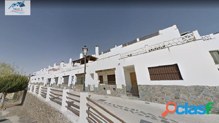 Venta vivienda aislada en Laroles (Granada)