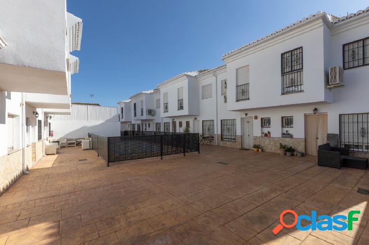 \xc2\xa1 CASA EN VENTA D\xc3\x9aRCAL SEMINUEVA! CON PISICINA