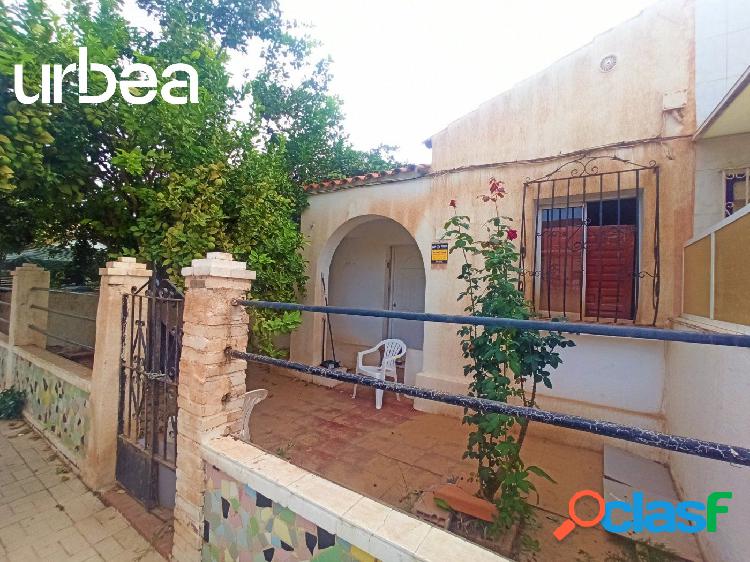 \xc2\xa1Casa en barriada de Gir\xc3\xb3n!